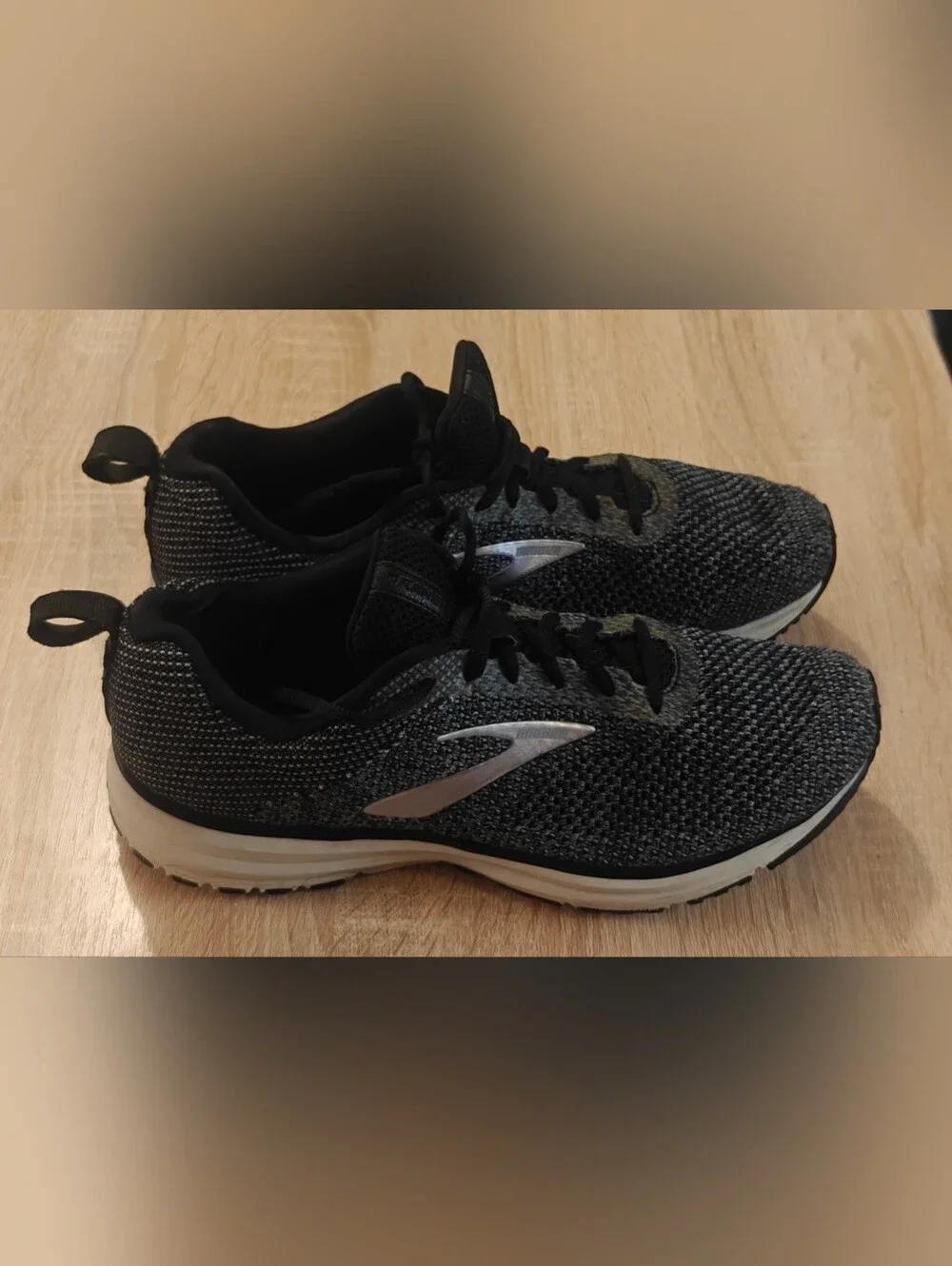 Brooks Transmit Running Shoes Black Silver Grey Womens 10 Walking